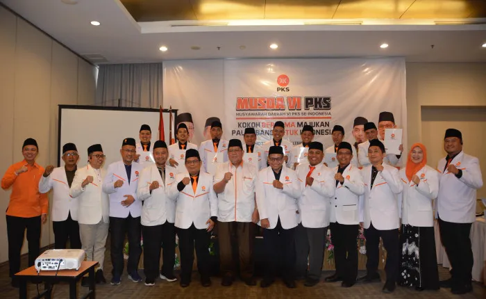 Partai Keadilan Sejahtera (PKS) Kota Palembang menyelenggarakan Musyawarah Daerah (Musda) VI sebagai bagian dari agenda strategis konsolidasi organisasi dan regenerasi kepemimpinan, Jumat (5/9/2025) bertempat di Convention Hall Hotel Amaris Palembang, kegiatan dimulai pukul 14.00 WIB secara hybrid, menggabungkan kehadiran fisik dan partisipasi daring dari seluruh kader PKS di Kota Palembang.(BP/ist)